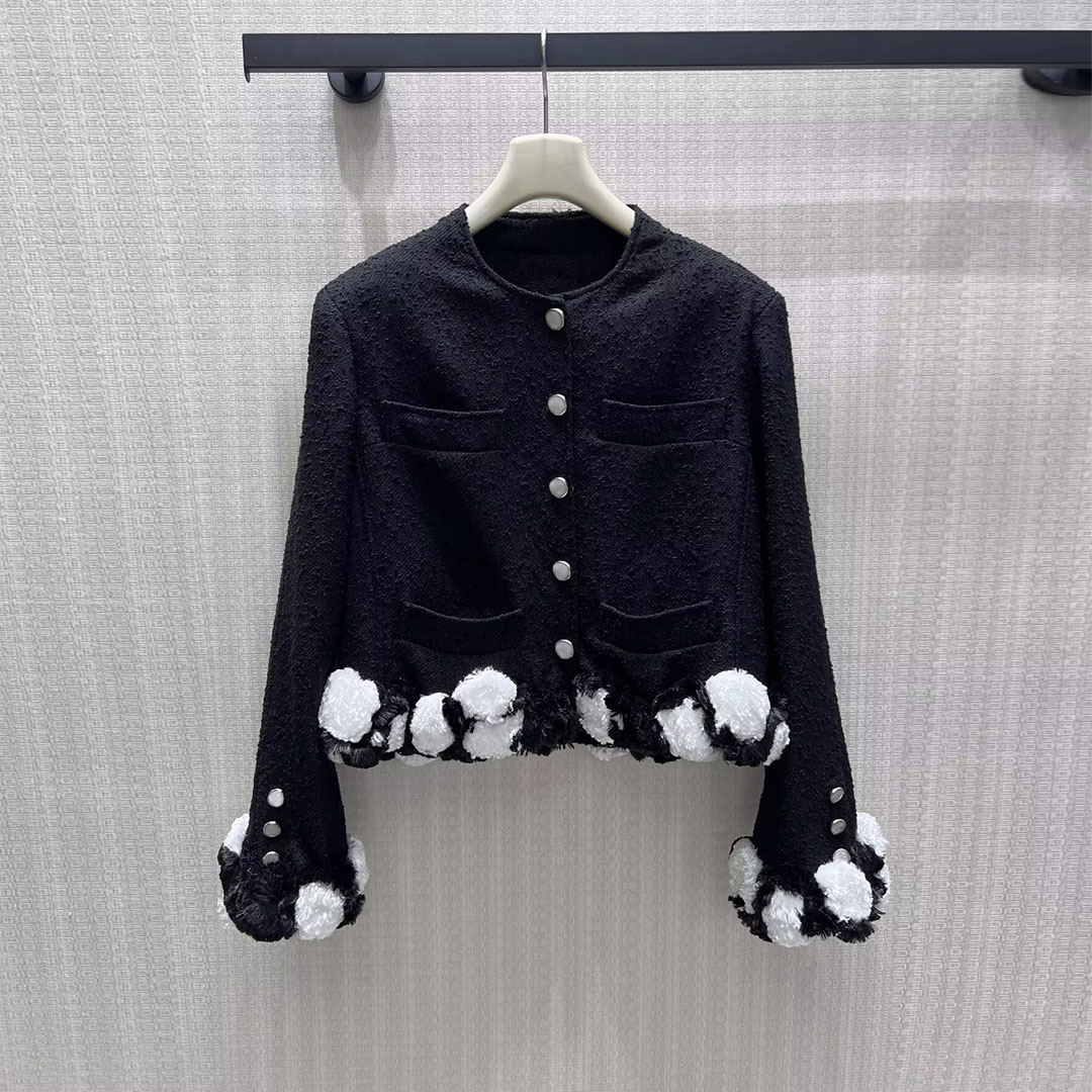 Winter Clothing Trends 2026 - 2026年秋冬新作 黒と白のコントラストが美しいプラッシュフラワートゥイードコート レディース Oネック シングルブレスト シルクライナー入りジャケット