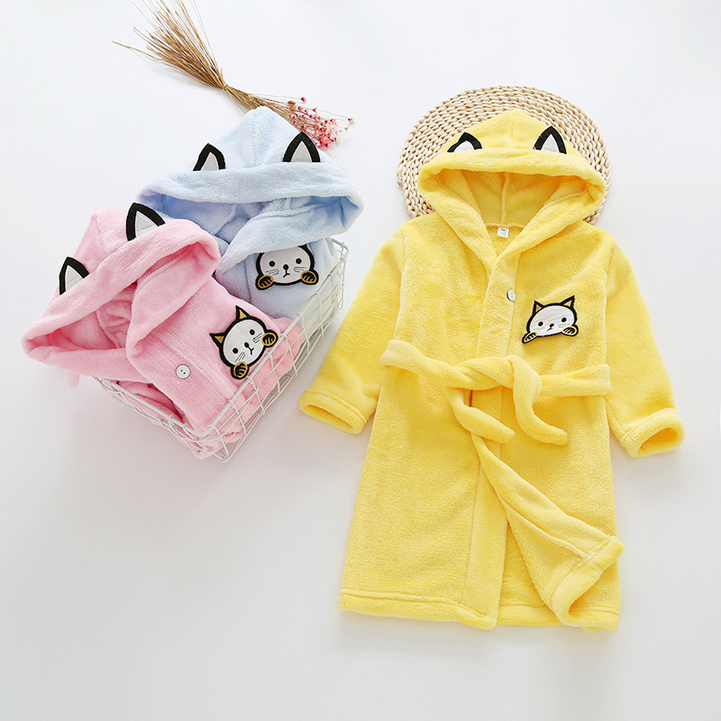 子供の漫画猫ローブ新しい冬の女の赤ちゃんバスローブパジャマロ - Winter Clothing Baby Girl のレビューと価格