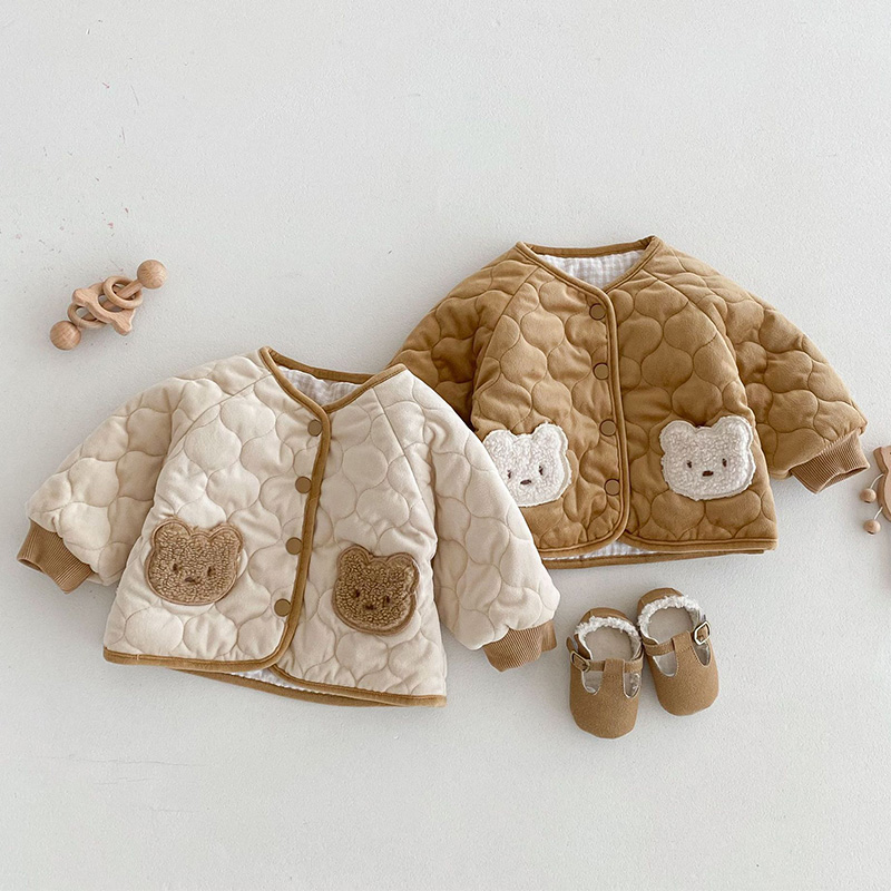 2025年韓国ベビー冬服可愛いクマ柄両面着用アウターウェア男 - Winter Clothing Baby Girl のレビューと価格