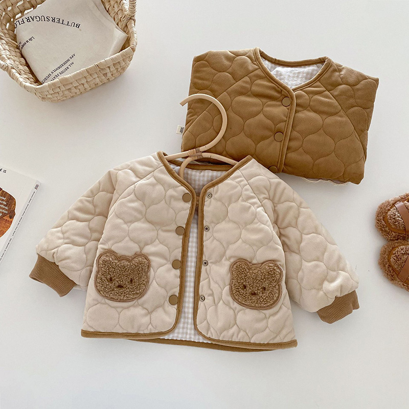 2025年韓国ベビー冬服可愛いクマ柄両面着用アウターウェア男 - Winter Clothing Baby Girl のレビューと価格