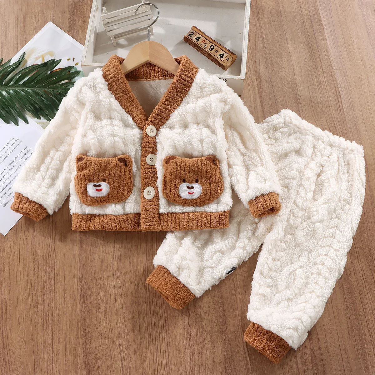 男の子と女の子のための漫画のパジャマ,柔らかいフランネルのパ - Winter Clothing Baby Girl のレビューと価格