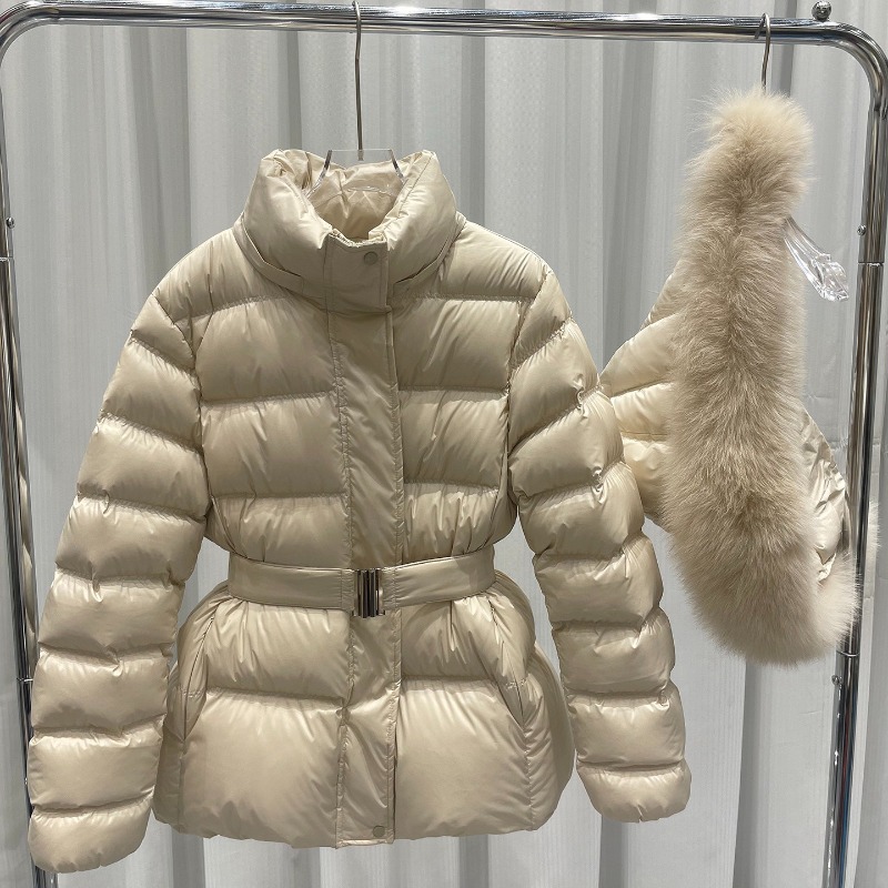 女性の冬のパーカーコート 2026 新しい毛皮の襟フード付き - Winter Clothing Trends 2026 のレビューと価格